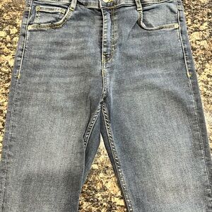 Zara Women’s Straight Skinny Blue Jeans